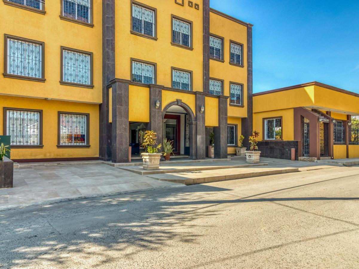 Monte Salerno Hotel & Suites Montemorelos Exterior foto